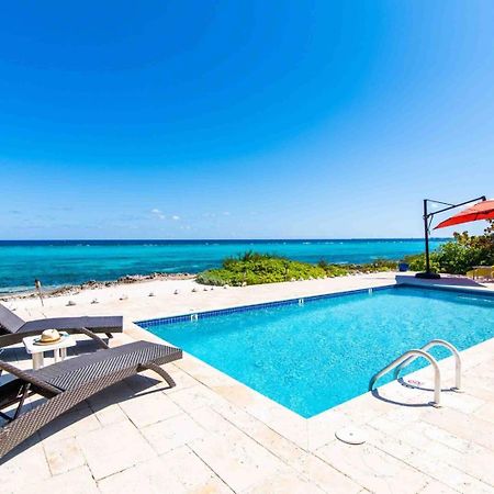 Thatch Hill - Renovated Beach House With Pool, Short Walk To The Rum Point Club Driftwood Village Екстер'єр фото