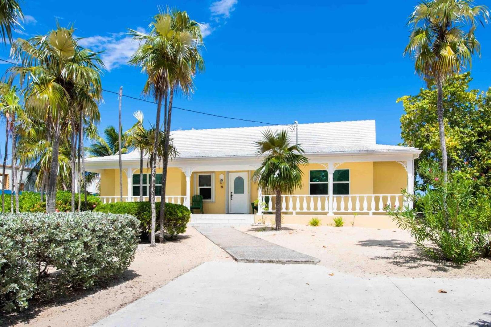 Thatch Hill - Renovated Beach House With Pool, Short Walk To The Rum Point Club Driftwood Village Екстер'єр фото